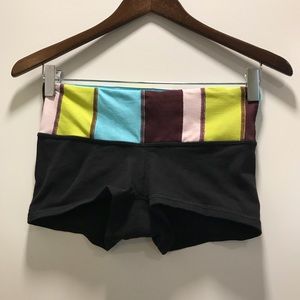 Lululemon reversible boogie shorts size 4